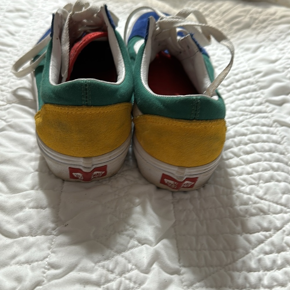 Colored vans - Picture 2 of 8